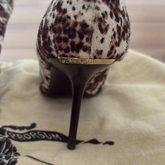 Burberry heels - Picture 2 of 2